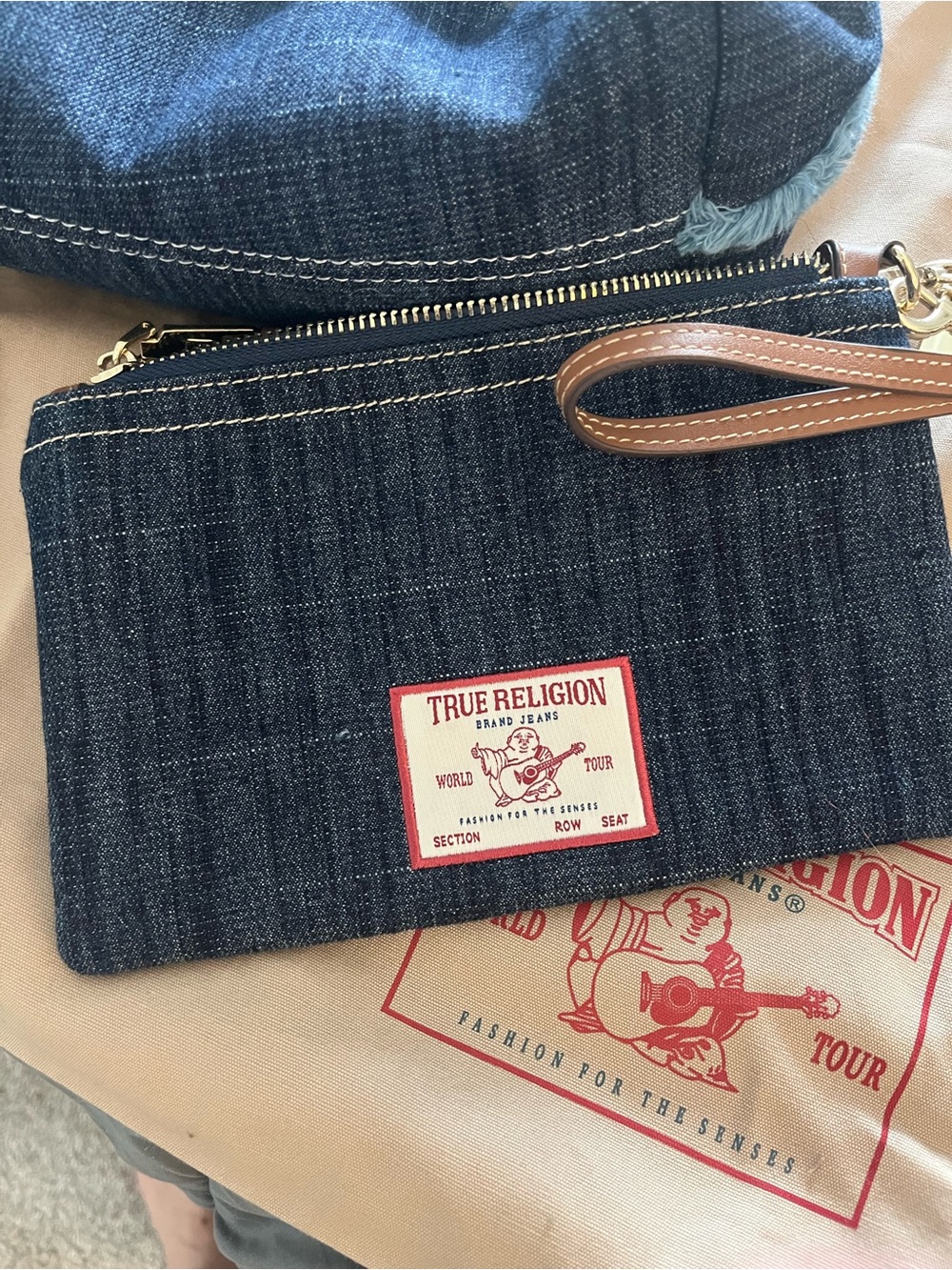 True Religion shoulder/tote bag set Blue Denim Logo Hobo with Wristlet - Picture 2 of 14